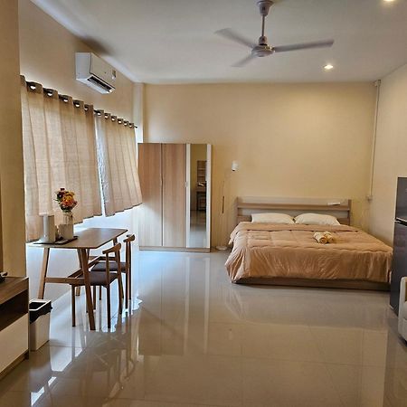 Skypearl Guesthouse & Pub Ko Tao Esterno foto