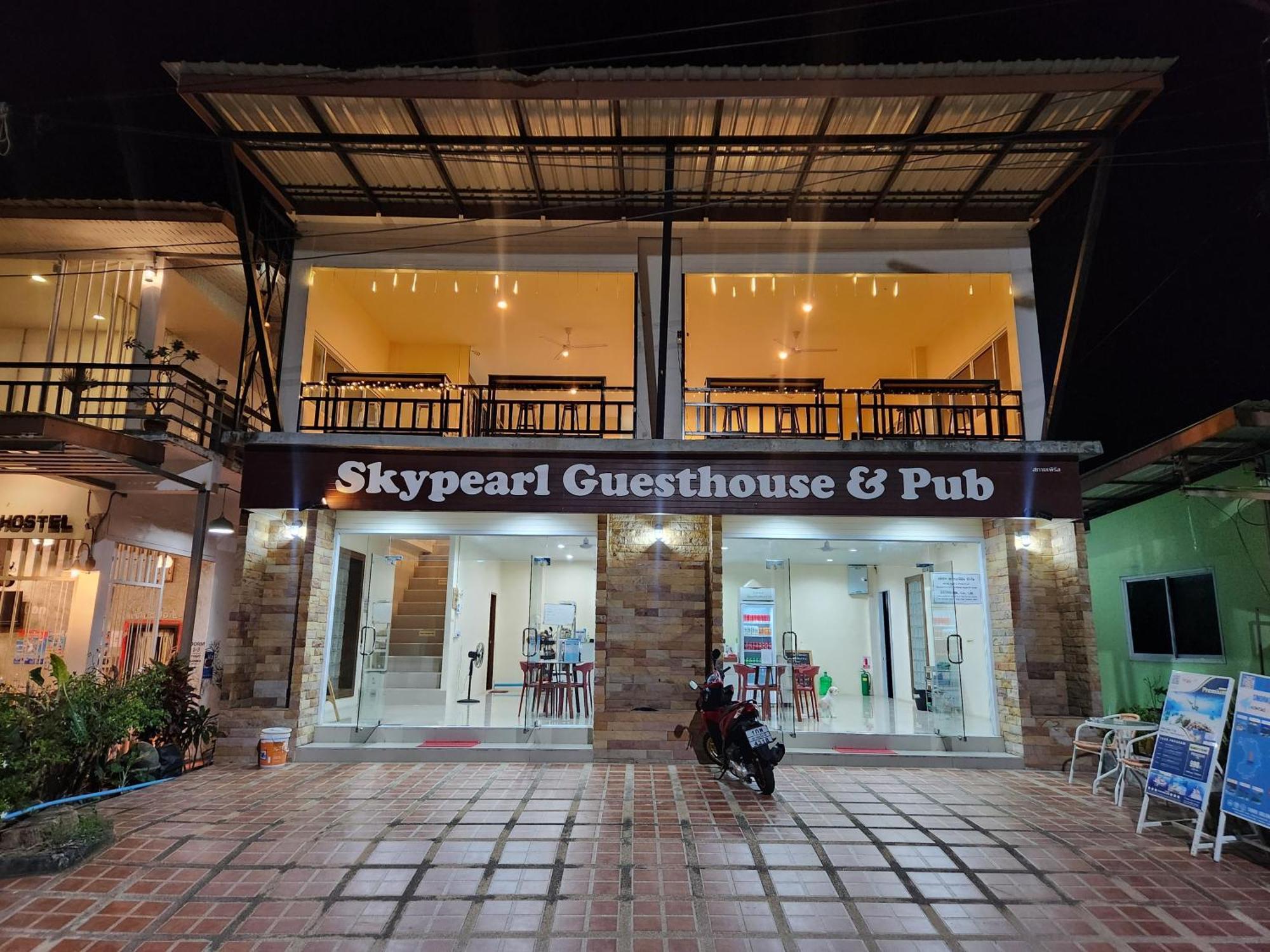 Skypearl Guesthouse & Pub Ko Tao Esterno foto