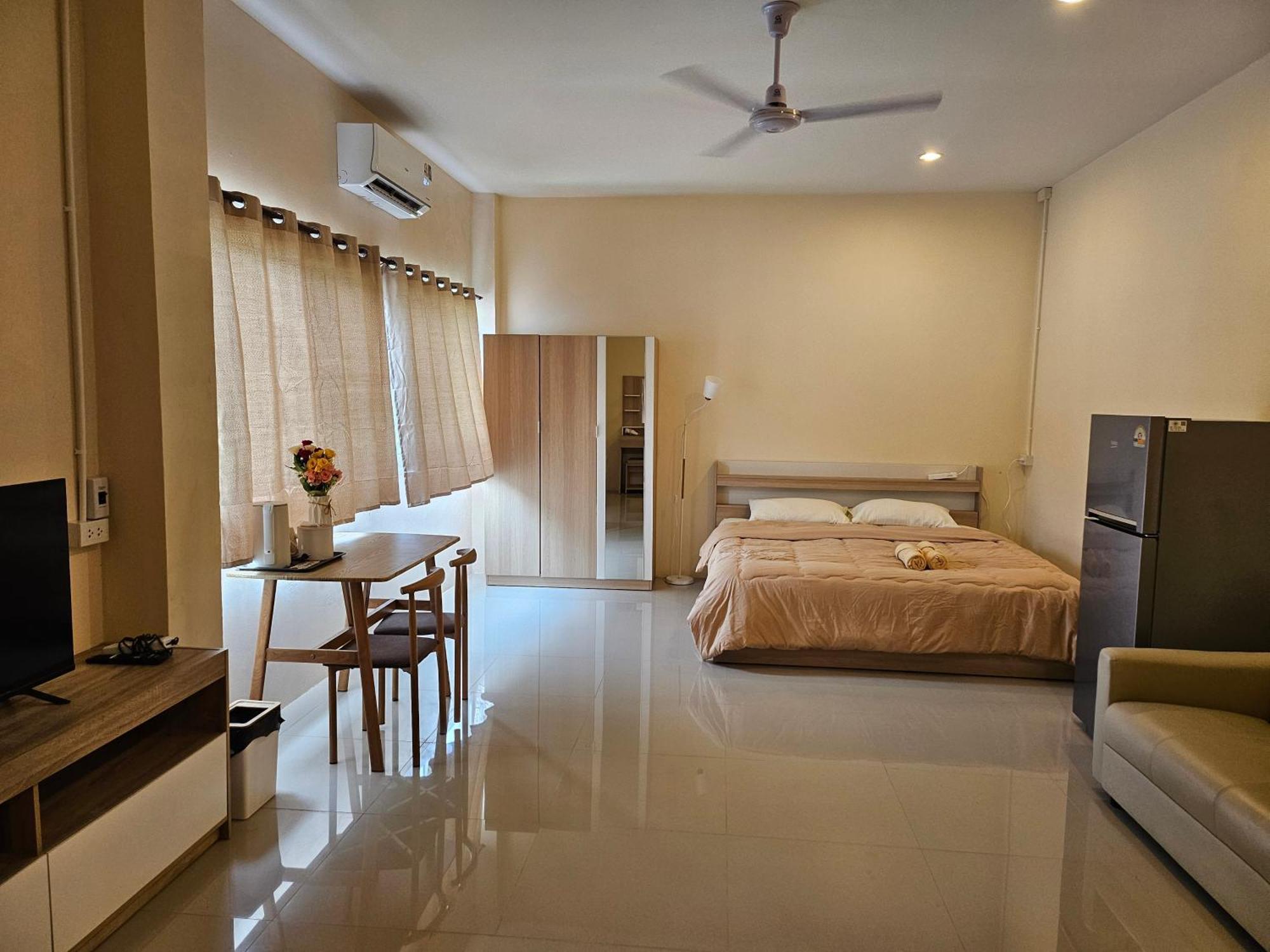 Skypearl Guesthouse & Pub Ko Tao Esterno foto