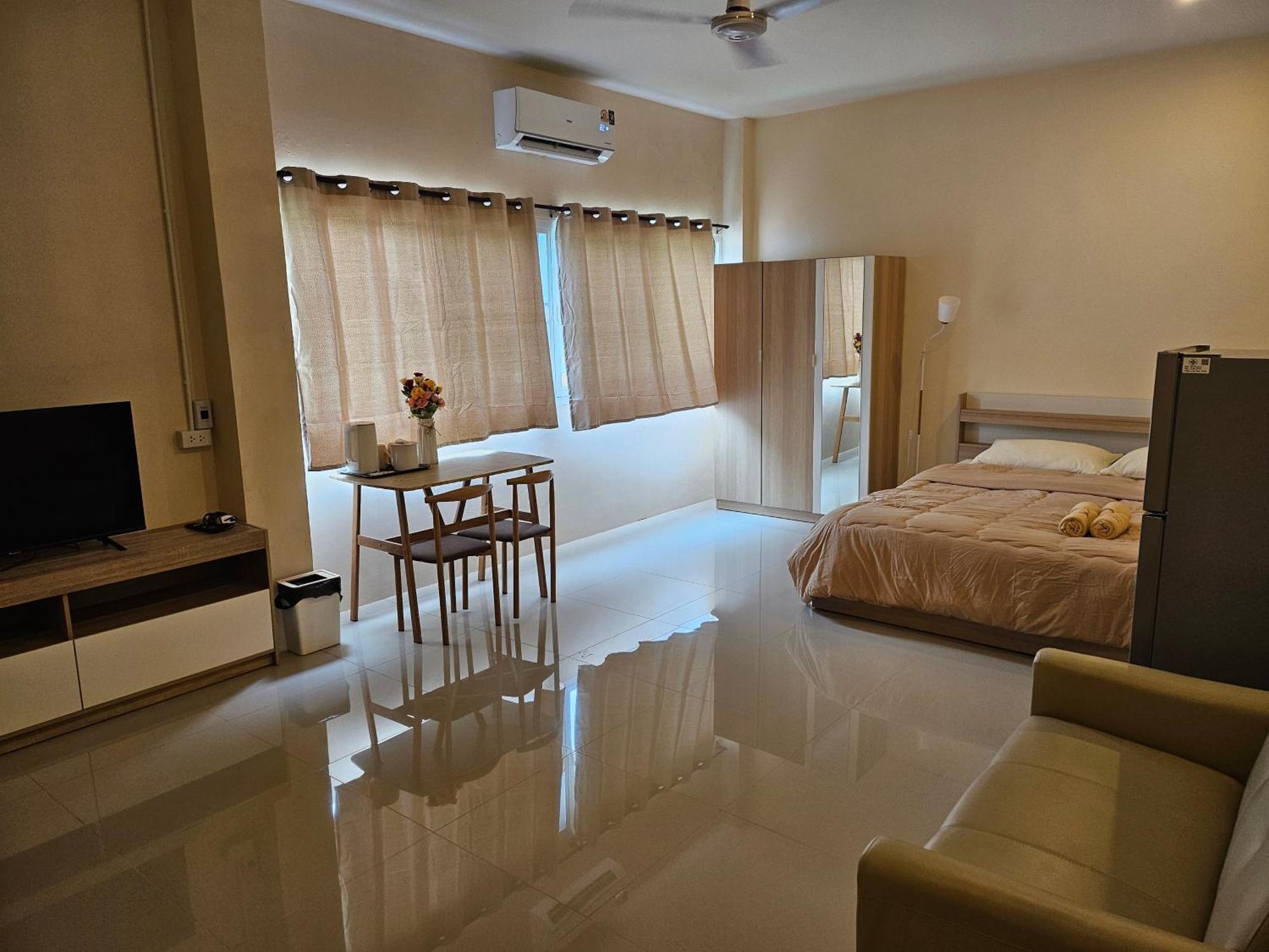 Skypearl Guesthouse & Pub Ko Tao Esterno foto