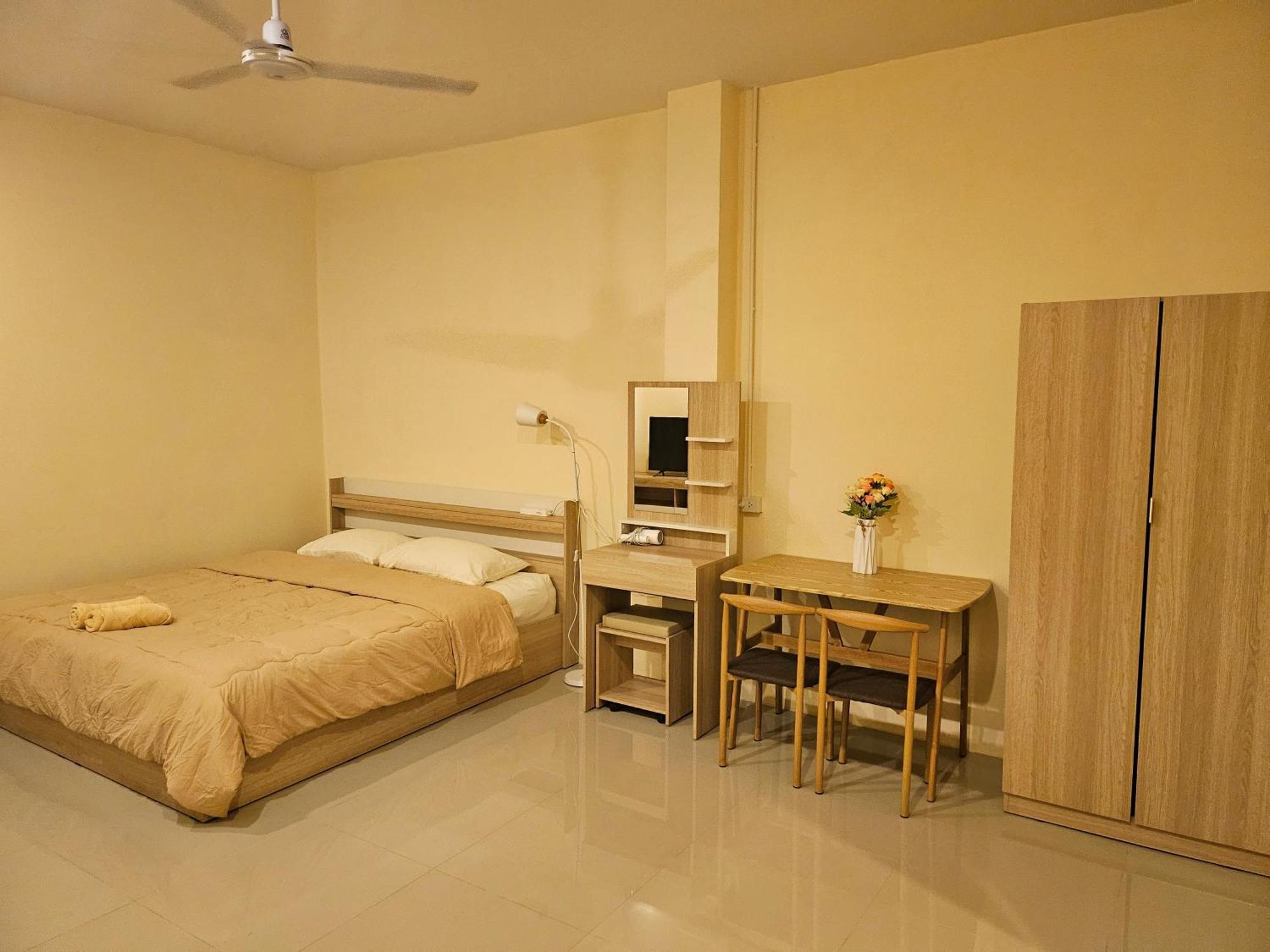 Skypearl Guesthouse & Pub Ko Tao Esterno foto
